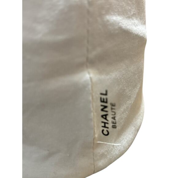 Chanel A La Plage Pouch Off-White Makeup Cosmetic Drawstring Bag Travel Vacation - Picture 3 of 5